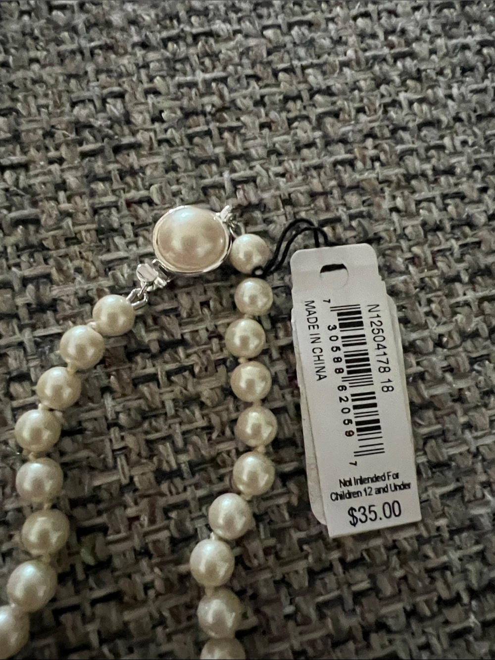 NWT Carolee Classic Pearl Necklace - White Pearlescent Strand - Picture 2 of 4